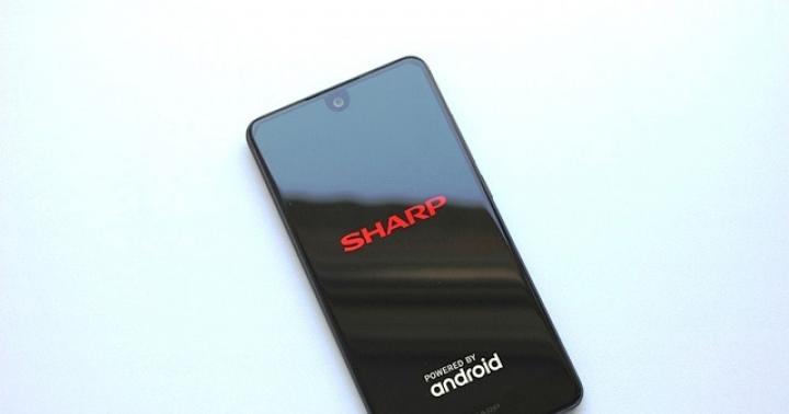Sharp a créé le premier smartphone au monde entièrement sans lunette