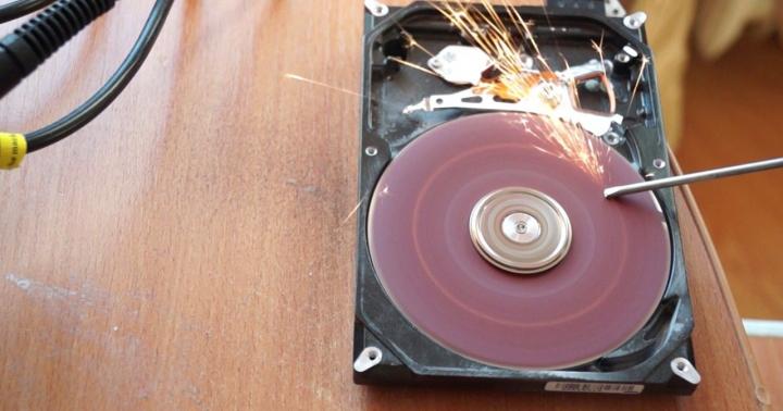 Що можна зробити зі старого жорсткого диска Що можна зробити з неробочого жорсткого диска