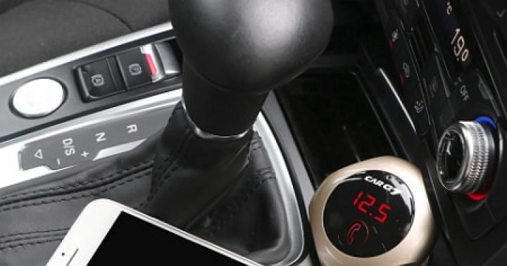 Modulateur FM automobile (émetteur): écouter de la musique et charger votre téléphone dans la voiture